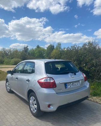 Toyota Auris cena 25000 przebieg: 174000, rok produkcji 2011 z Poznań małe 46